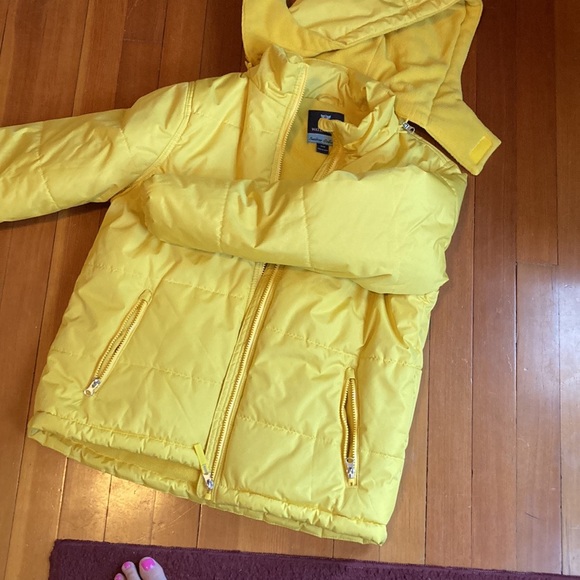 Waterfront coat , size M , like new condition , waterproof - Picture 2 of 4